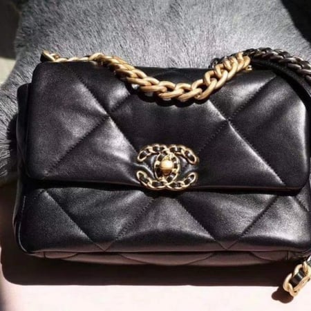 CHANEL 19 HANDBAG – Black - 26 سم
