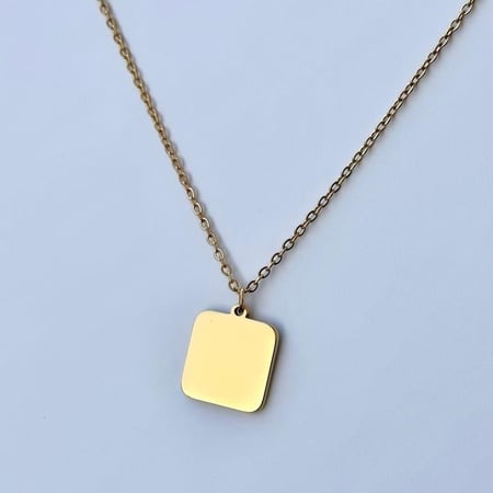 قلاده بالاسم