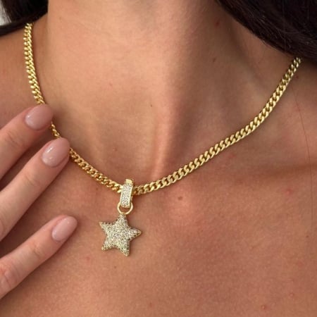 قلادة أكروكس ذهبي