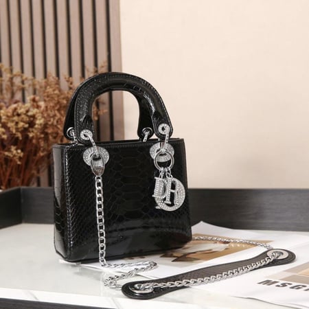شنطة ديور