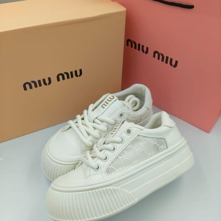 حذاء ميوميو