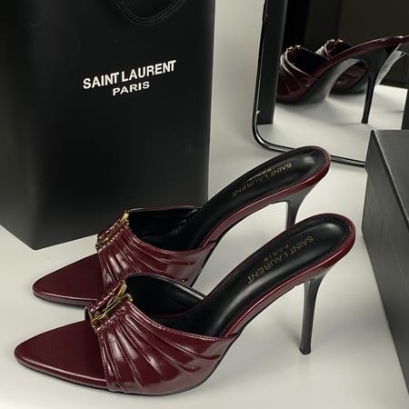 كعب سان لوران