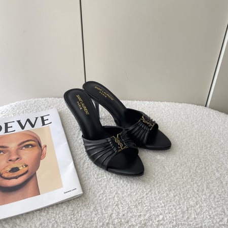 كعب سان لوران