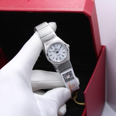 ساعة اوميقا