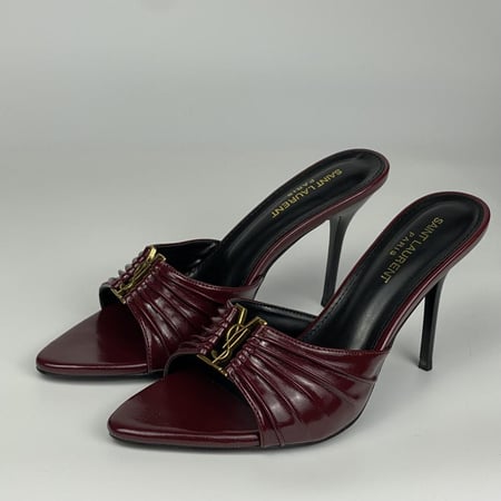 كعب سان لوران