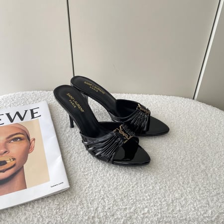 كعب سان لوران