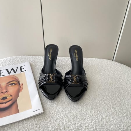 كعب سان لوران