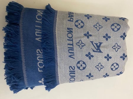 سكارف لويس فيتون اشكال متعددة