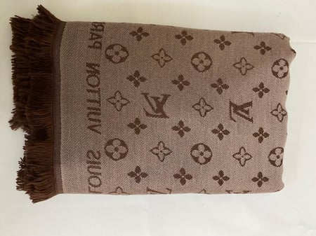 سكارف لويس فيتون اشكال متعددة