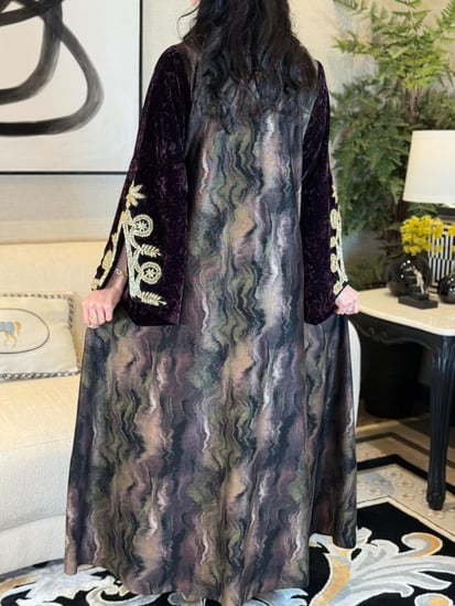 جلابية مخمل شك عالاكمام  بنفسجي داكن-متجر جلابيات فاشن للازياء الراقية