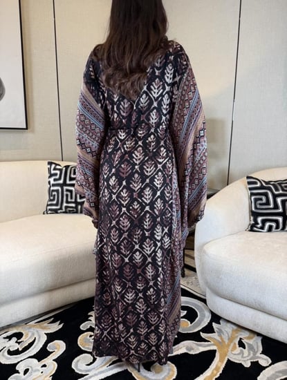 جلابية ناعمة كشمير زم عالخصر ملونة لون بني-متجر جلابيات فاشن للأزياء