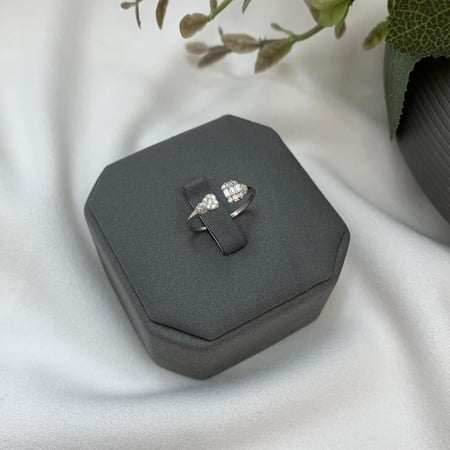 خاتم ذهب ابيض تصميم الألماس عيار 18