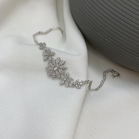 طقم ذهب ابيض تصميم الألماس عيار 18
