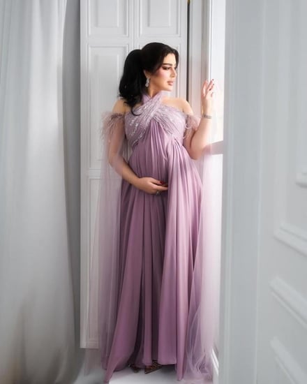 فستان سهرة موف للحوامل بتطريز ناعم فاخر