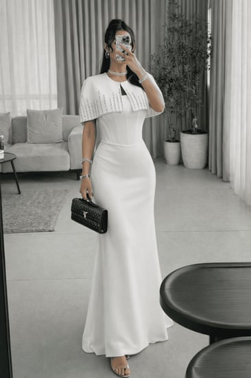 فستان سهرة أبيض فاخر بتطريز كريستال لامع