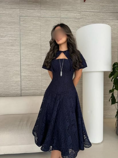 فستان دانتيل أزرق كحلي راقي