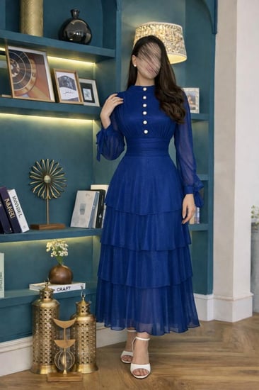 فستان نسائي أزرق لامع بطبقات بأزرار  أنيقة