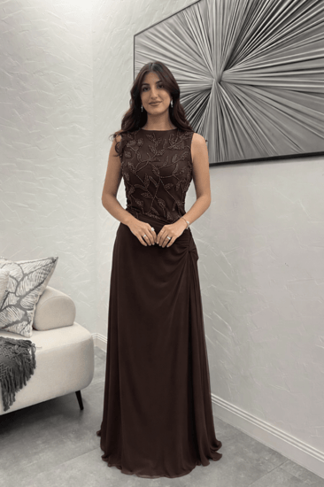 فستان نسائي بني بتطريز  يدوي جذاب