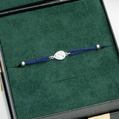 بكج اساور خيط  6 قطع ( علبة + كيس )