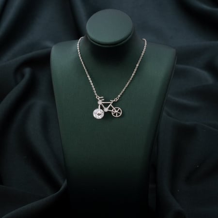 تعليقه النجوم النسائية جميلة وهادئه