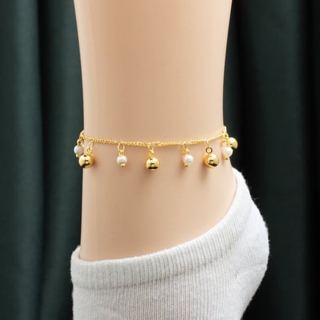 إضافتك للخلخال مع إطلالاتك يعني اهتمامك بالتفاصيل