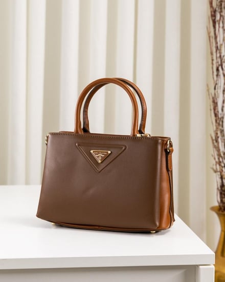 شنطة بتصميم ثنائي بعدة جوانب حجم وسط