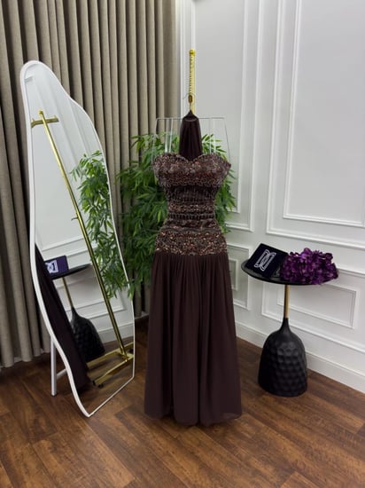 فستان سهره  اللون بني شيفون كلوش تطريز كلفه من متجر جوهره D