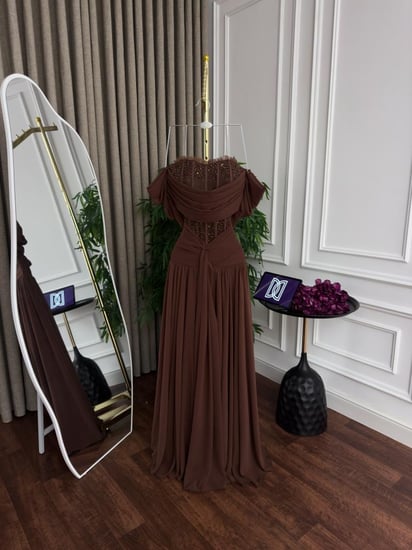 فستان سهره بني الخامه شيفون تطريز يدوي راقي من متجر جوهره MN D