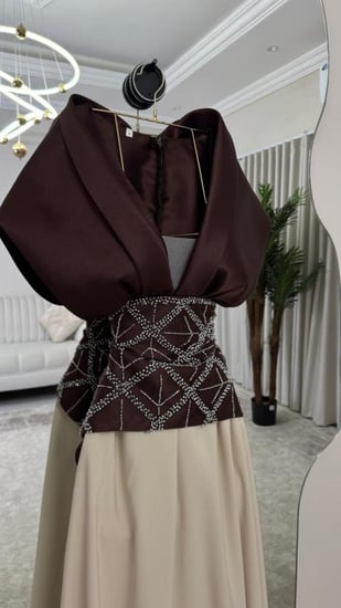 فستان سهره اللون اسود على بيج تطريز يدري من متجر جوهره FD  MN  TR FR