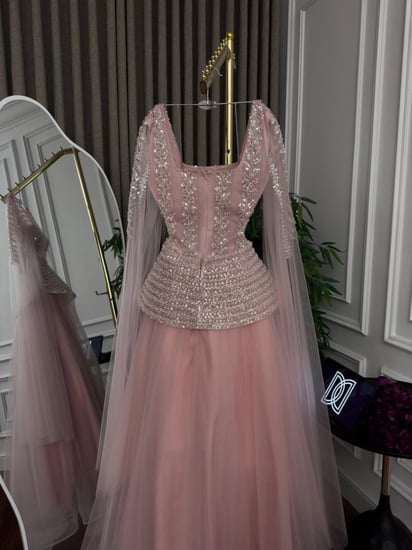 فستان سهره اللون بيج ولحمي وردي تل كلوش كلفه تطريز    من متجر جوهره D