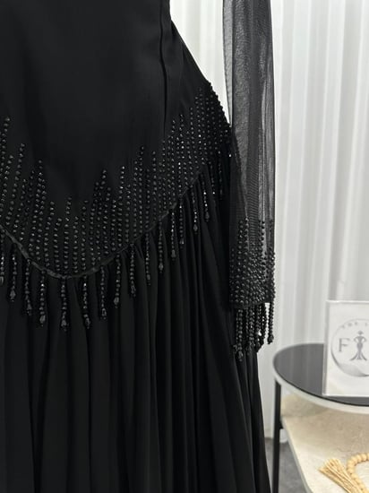 فستان سهره  اللون نيلي  عودي  اسود   من متجر  جوهره FR