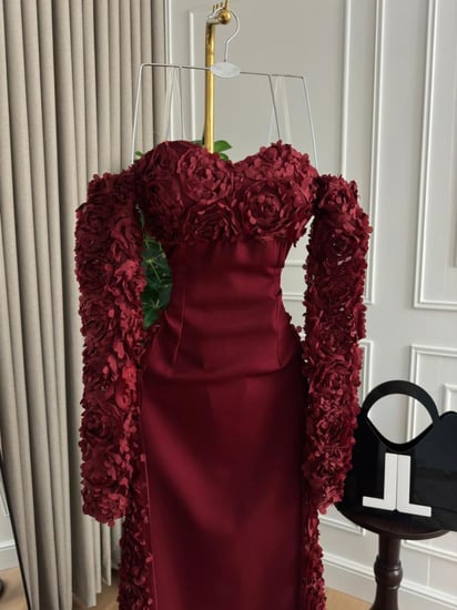 فستان سهره اللون   برغندي   بني باربي ذيل كلفه ورود  من متجر جوهره LA