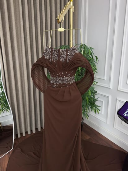 فستان سهره اللون  زيتي  جورجيت مطرز   من متجر جوهره LS FR