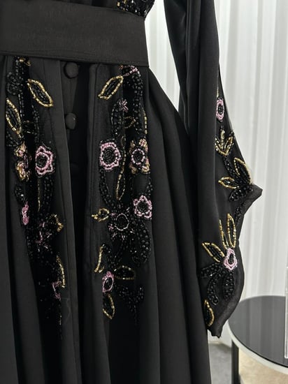 فستان سهره اللون اسود  نوع القماش تفته كرب تطريز يدوي  من متجر جوهرهFR