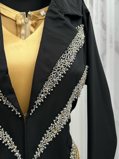 فستان  سهره دبل كلوش اسود و بيج  رمادي وع القماش  باربي تفته تطريز يدوي FR TR