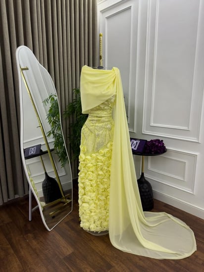 فستان سهره الالوان اصفر و وردي قماش ورود وتطريز خرز وترتر وقصة روعه وشال جورجيت من متجر جوهره QU D