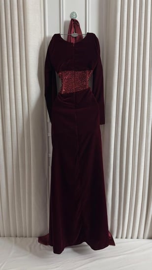 فستان سهره عنابي المخمل كوري تطريز يدوي  شال تفته من متجر جوهره LL
