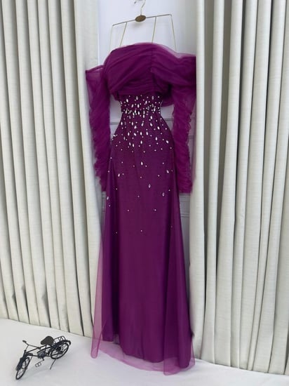 فستان سهره اللون بنفسج القماش  تل ناعم مطرز  من متجر جوهره AR