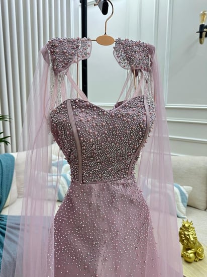 فستان سهره  اللون زهري القماش تل اصلي درجه اولى بتطريز راقي كريستال لول فصوص  TR