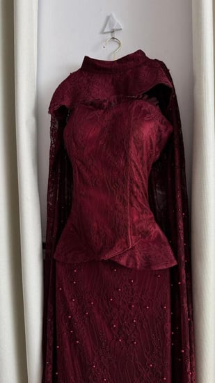 فستان سهره اللون برغنديدانتيل ولول وفصوص من متجر جوهره MN