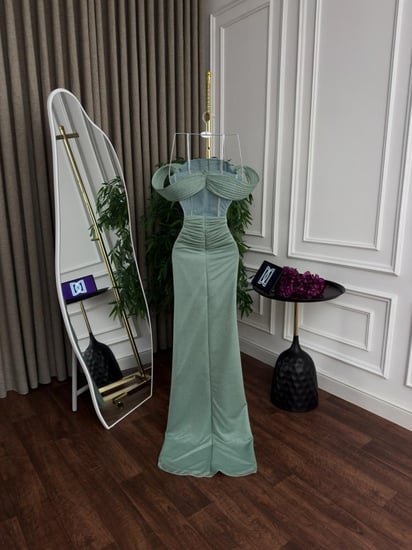 فستان سهره اللون  تيفاني قماش شيفون لمعه  تطريز يدوي   من متجر جوهره FR