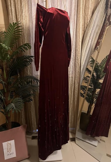 فستان سهره اللون نيلي ازرق  مخمل كورري مطرز    من متجر جوهره JO