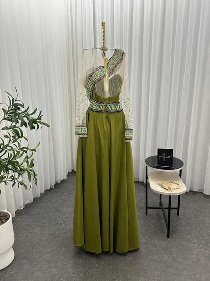 فستان سهره  اللون  تفاحي خامة  شنطون من متجر جوهره NO