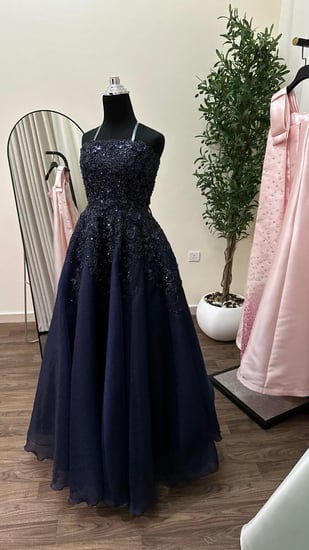 فستان سهره  اللون كحلي  القماش | جازار  بطانه داخليه تفته استريتش جيبون  كلفه خرز راقي LB