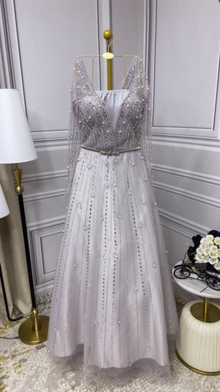 فستان سهره الون رصاصي  مطرز بخرز ولؤلؤ و فصوص ومرايا AR