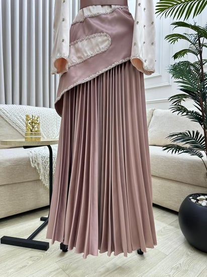 فستان  اللون لحمي  الخـامة باربي DN