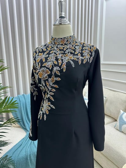 فستان سهره اللون اسود  مطرز  الخامه باربي  تطريز يدوي راقي MA