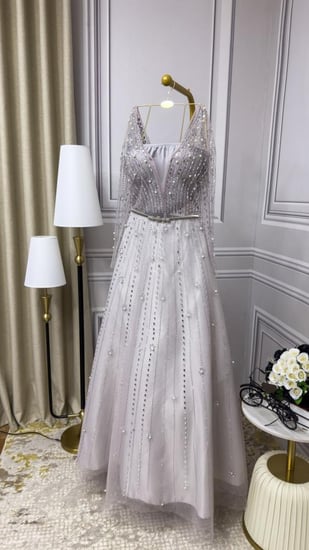 فستان سهره الون رصاصي  مطرز بخرز ولؤلؤ و فصوص ومرايا AR