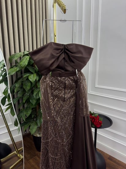 فستان سهره  اللون البني خامه تفته وتل مطرز بخرز  MN