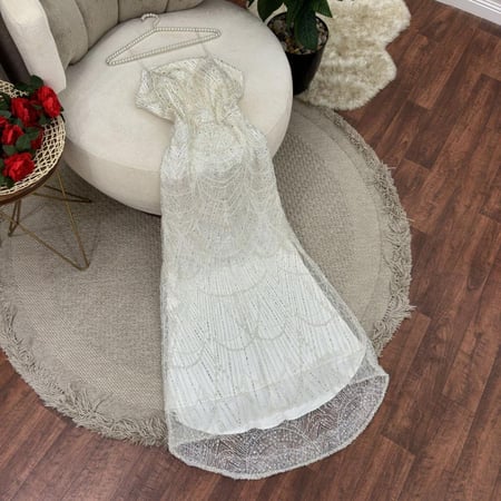 فستان سهره اللون ابيض تل مطرزه بلول وخرز من  متجر جوهره MN